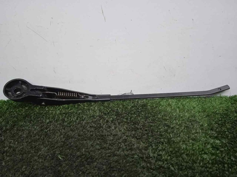 Recambio de brazo limpia delantero derecho para land rover 88 2.3d referencia OEM IAM 551230-551230E3 DOGA 