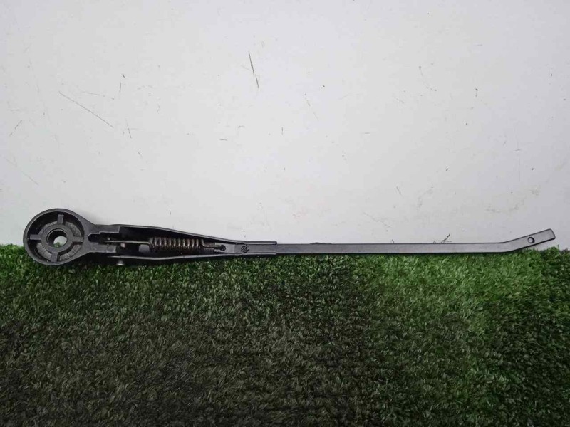 Recambio de brazo limpia delantero derecho para land rover 88 2.3d referencia OEM IAM 551230-551230E3 DOGA 