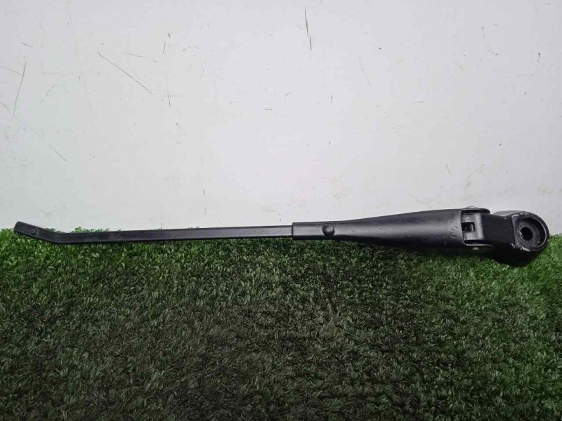 Recambio de brazo limpia delantero derecho para land rover 88 2.3d referencia OEM IAM 551230-551230E3 DOGA 