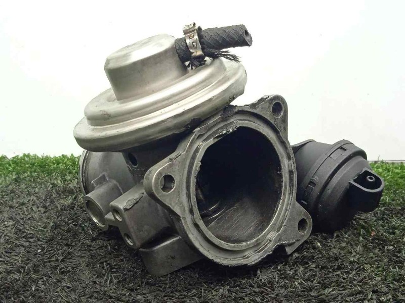 Recambio de valvula egr para volkswagen golf iv berlina (1j1) 1.9 tdi referencia OEM IAM 038129637 NEUMATICA 