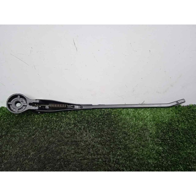 Recambio de brazo limpia delantero derecho para land rover 88 2.3d referencia OEM IAM 551230-551230E3 DOGA 
