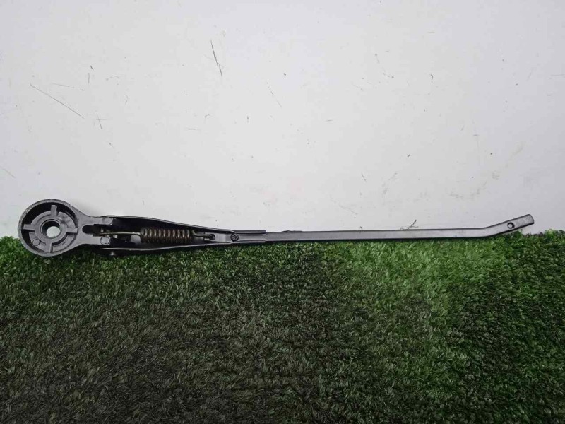 Recambio de brazo limpia delantero derecho para land rover 88 2.3d referencia OEM IAM 551230-551230E3 DOGA 