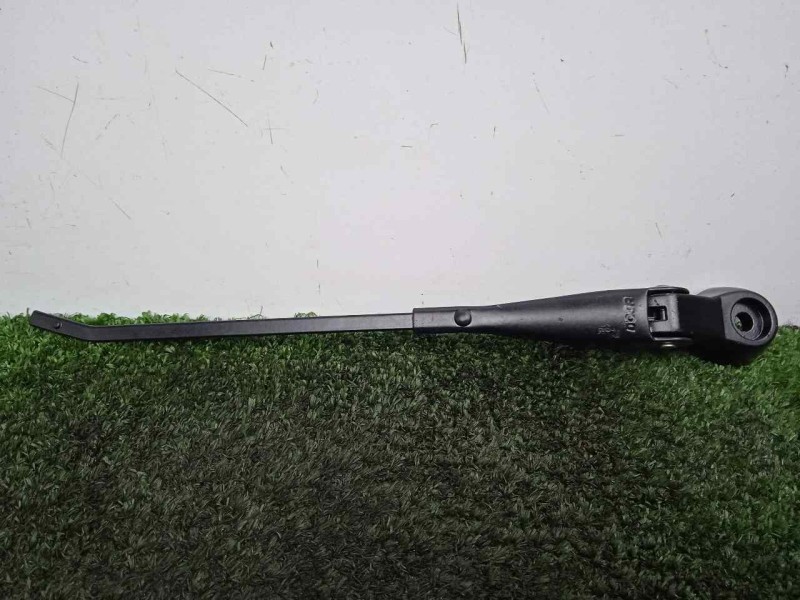 Recambio de brazo limpia delantero derecho para land rover 88 2.3d referencia OEM IAM 551230-551230E3 DOGA 