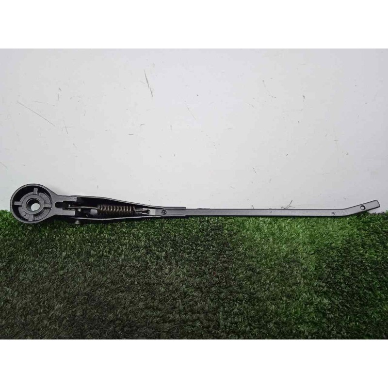 Recambio de brazo limpia delantero derecho para land rover 88 2.3d referencia OEM IAM 551230-551230E3 DOGA 