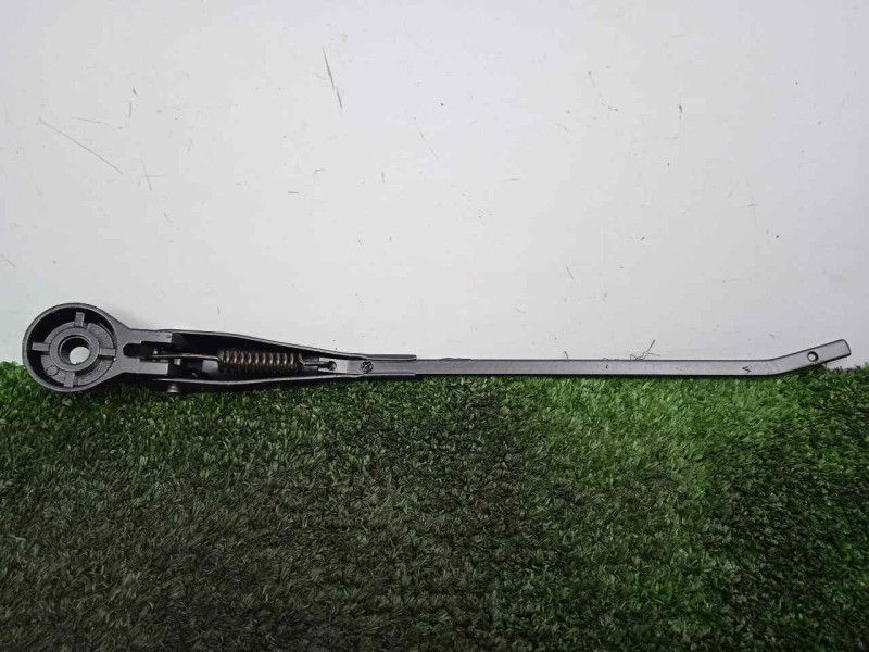 Recambio de brazo limpia delantero derecho para land rover 88 2.3d referencia OEM IAM 551230-551230E3 DOGA 