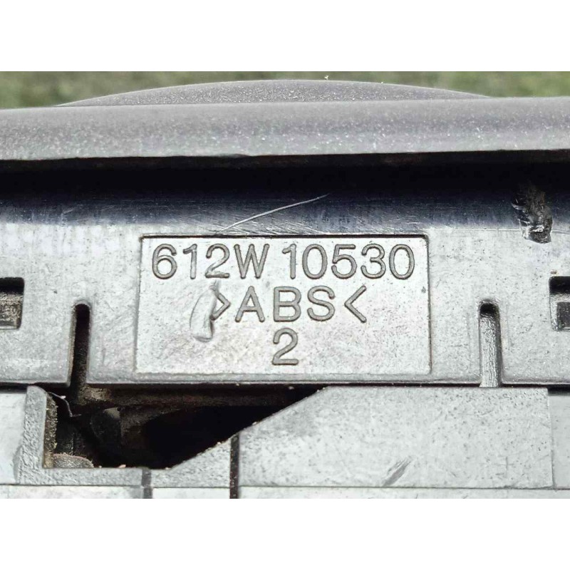 Recambio de mando elevalunas trasero izquierdo para hyundai trajet (fo) 2.0 16v cat referencia OEM IAM 935853A100  