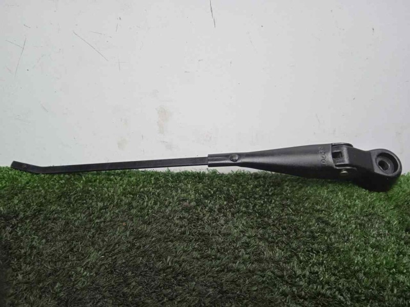 Recambio de brazo limpia delantero derecho para land rover 88 2.3d referencia OEM IAM 551230-551230E3 DOGA 