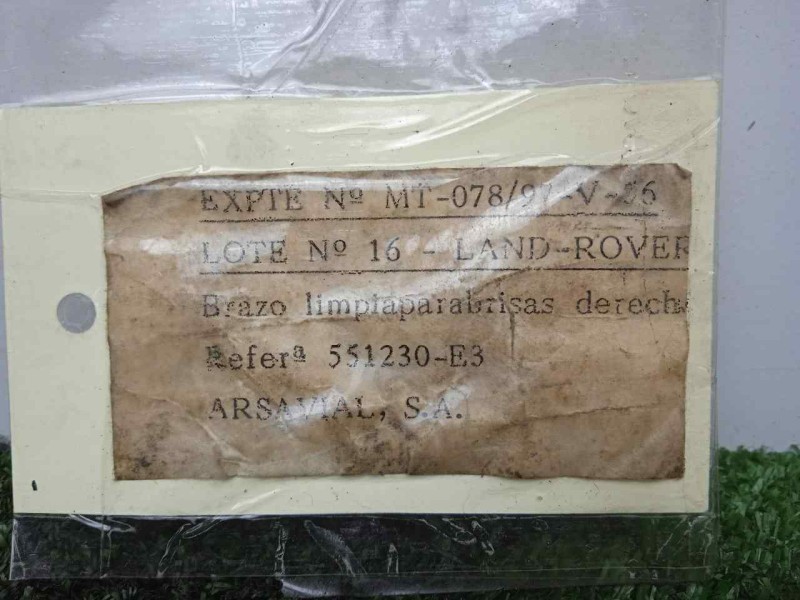 Recambio de brazo limpia delantero derecho para land rover 88 2.3d referencia OEM IAM 551230-551230E3 DOGA 