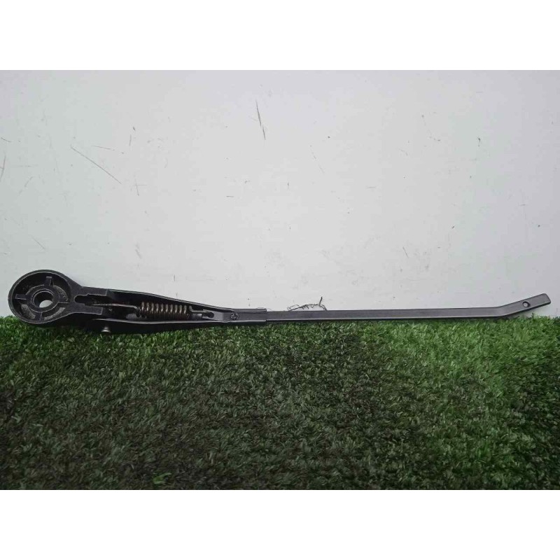 Recambio de brazo limpia delantero derecho para land rover 88 2.3d referencia OEM IAM 551230-551230E3 DOGA 