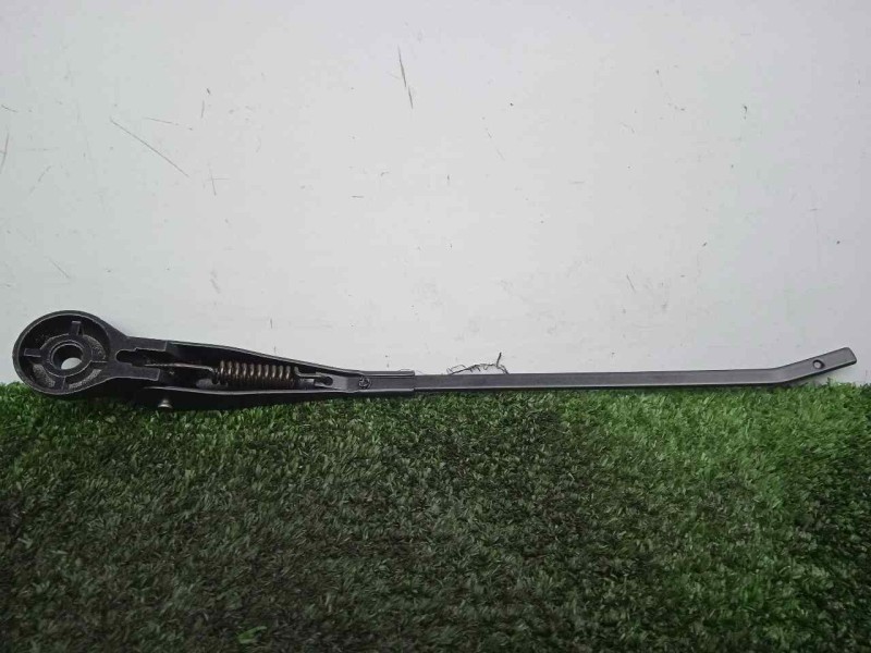 Recambio de brazo limpia delantero derecho para land rover 88 2.3d referencia OEM IAM 551230-551230E3 DOGA 