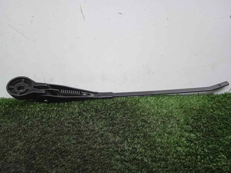 Recambio de brazo limpia delantero derecho para land rover 88 2.3d referencia OEM IAM 551230-551230E3 DOGA 