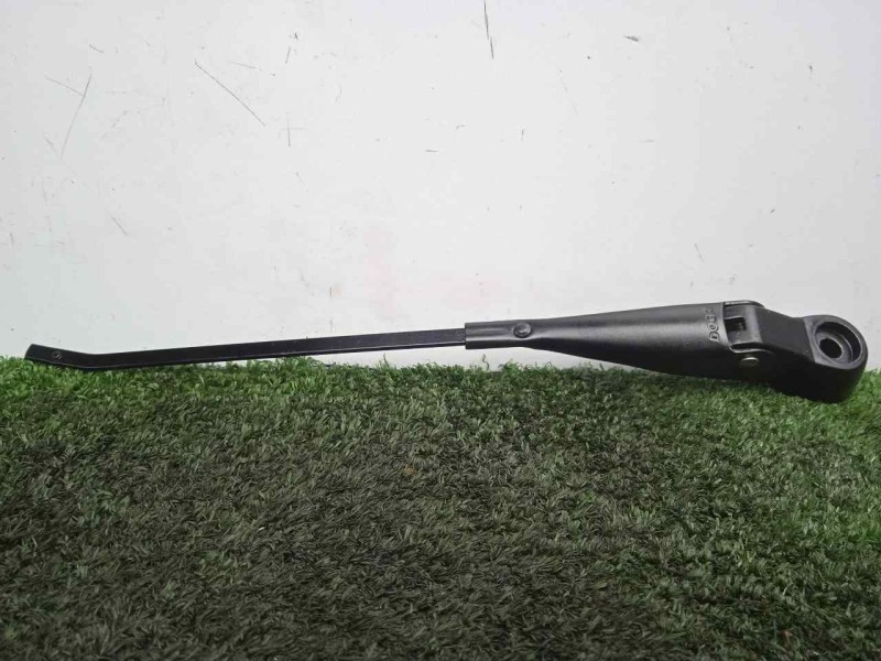 Recambio de brazo limpia delantero derecho para land rover 88 2.3d referencia OEM IAM 551230-551230E3 DOGA 