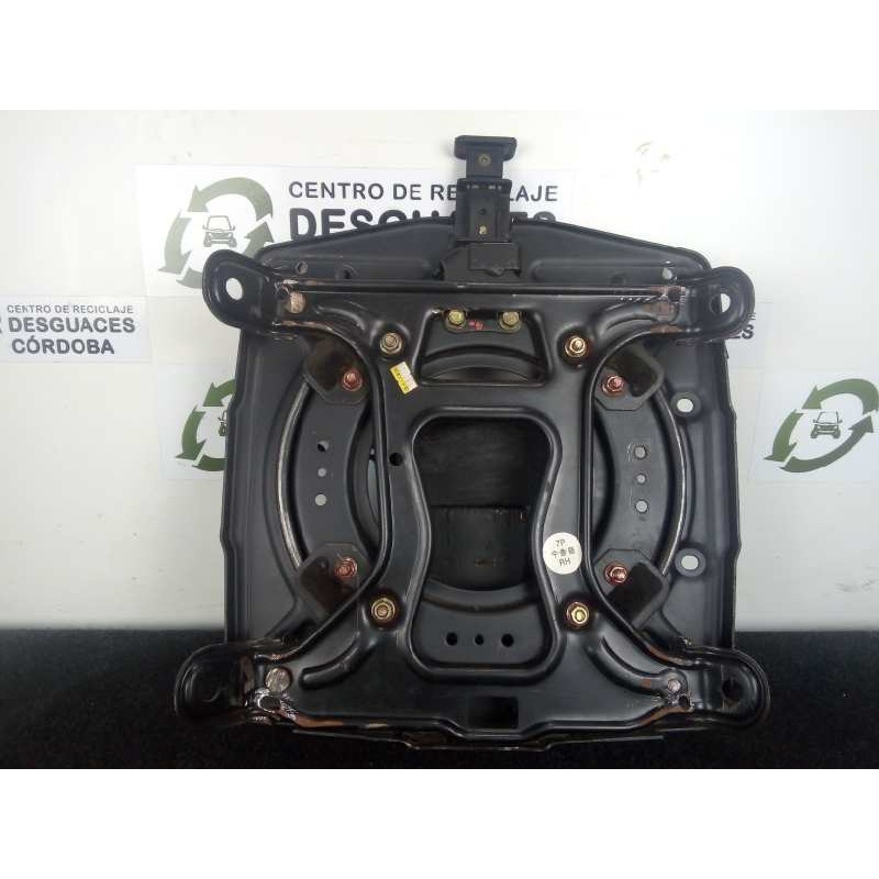 Recambio de asiento delantero izquierdo para mahindra bolero pick-up 2.5 td 4wd referencia OEM IAM  BASE.ROTATIVA 