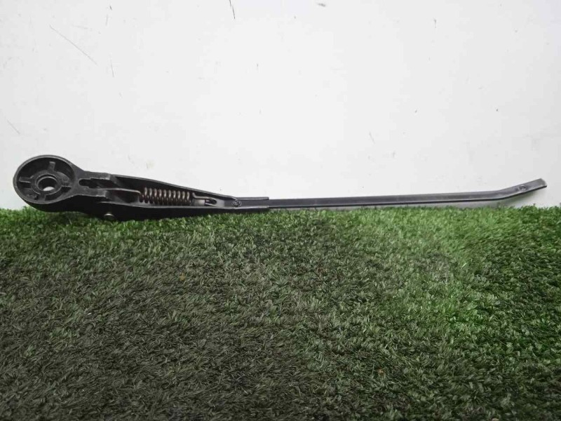 Recambio de brazo limpia delantero derecho para land rover 88 2.3d referencia OEM IAM 551230-551230E3 DOGA 