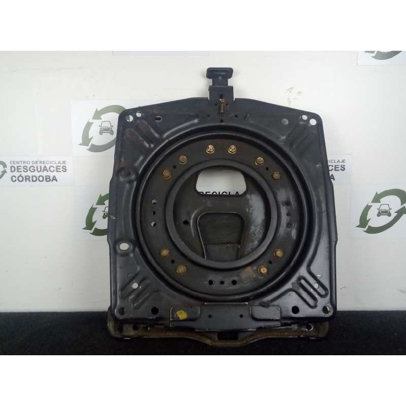 Recambio de asiento delantero derecho para mahindra bolero pick-up 2.5 td 4wd referencia OEM IAM  BASE.ROTATIVA 