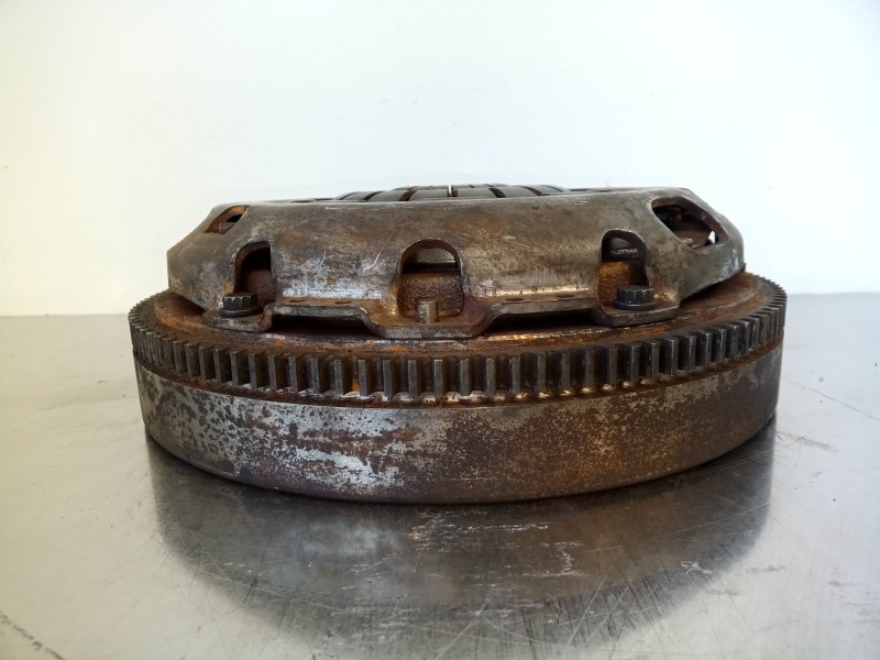 Recambio de volante motor para seat ibiza (6l1) 1.4 tdi cat (bnm) referencia OEM IAM 045105273D  