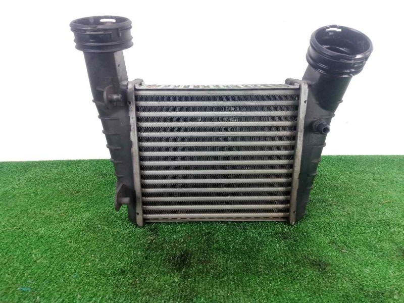 Recambio de intercooler para volkswagen passat variant (3b6) 1.9 tdi referencia OEM IAM 8D0145805 209X230X68 ALUMINIO