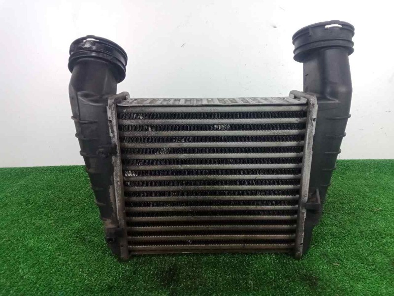 Recambio de intercooler para volkswagen passat variant (3b6) 1.9 tdi referencia OEM IAM 8D0145805 209X230X68 ALUMINIO