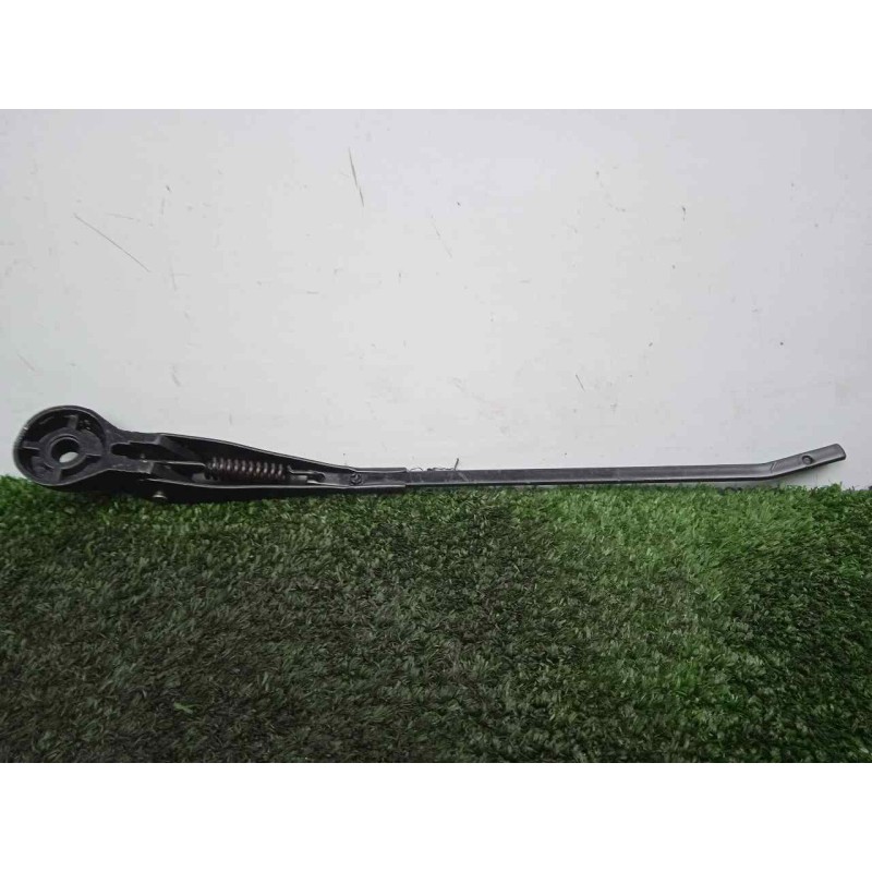 Recambio de brazo limpia delantero derecho para land rover 88 2.3d referencia OEM IAM 551230-551230E3 DOGA 