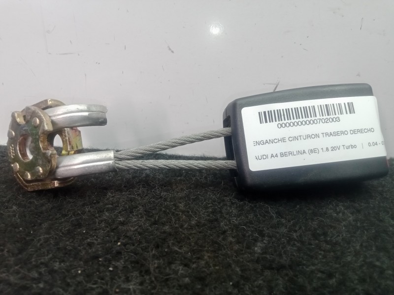 Recambio de enganche cinturon trasero derecho para audi a4 berlina (8e) 1.8 20v turbo referencia OEM IAM 8E0857740  