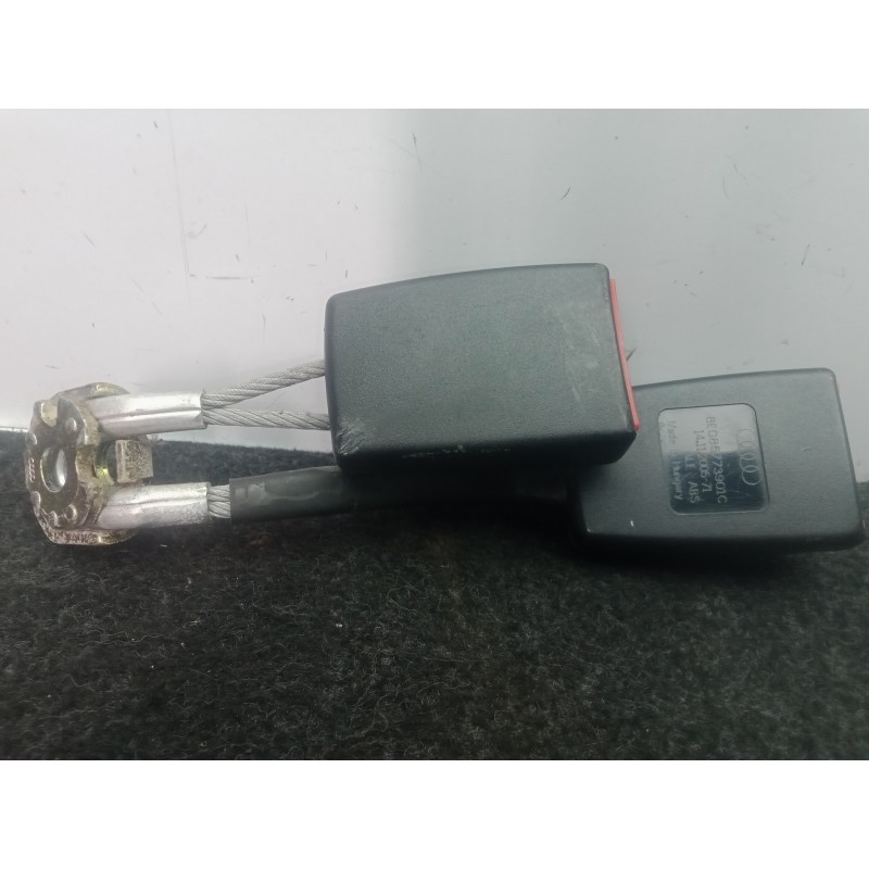 Recambio de enganche cinturon trasero izquierdo para audi a4 berlina (8e) 1.8 20v turbo referencia OEM IAM 8E085773901C  
