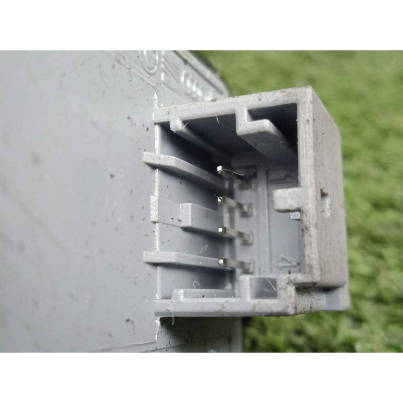 Recambio de mando retrovisor para audi a3 sedán(8vs) 2.0 16v tdi referencia OEM IAM 8V0959565C  