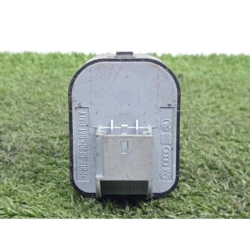 Recambio de mando retrovisor para audi a3 sedán(8vs) 2.0 16v tdi referencia OEM IAM 8V0959565C  