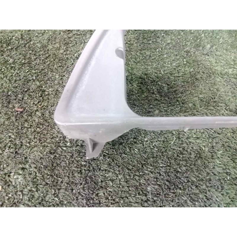 Recambio de moldura para isuzu n-serie referencia OEM IAM 8975810880 MOLDURA FARO DOBLE CON.TARAS