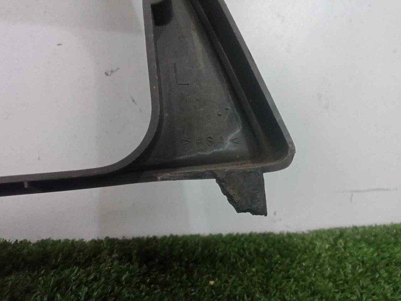 Recambio de moldura para isuzu n-serie referencia OEM IAM 8975810880 MOLDURA FARO DOBLE CON.TARAS