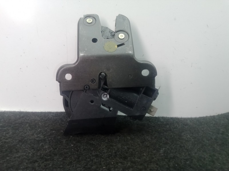 Recambio de cerradura maletero / porton para audi a4 berlina (8e) 1.8 20v turbo referencia OEM IAM 4F5827505C  