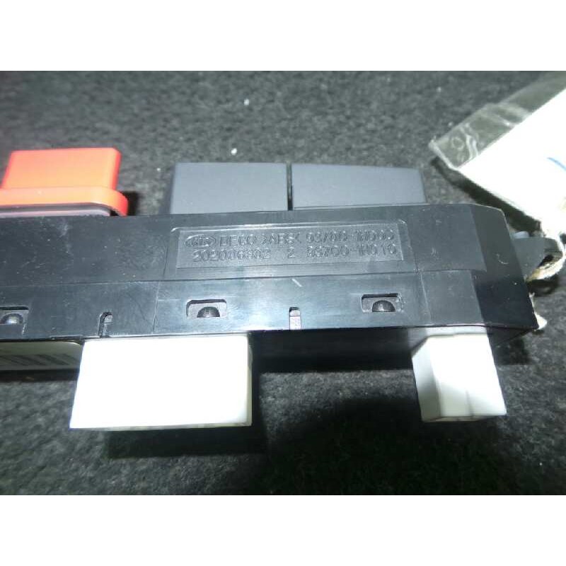 Recambio de warning para kia cee´d referencia OEM IAM 937001H000-202006302-937001H010  NUEVO