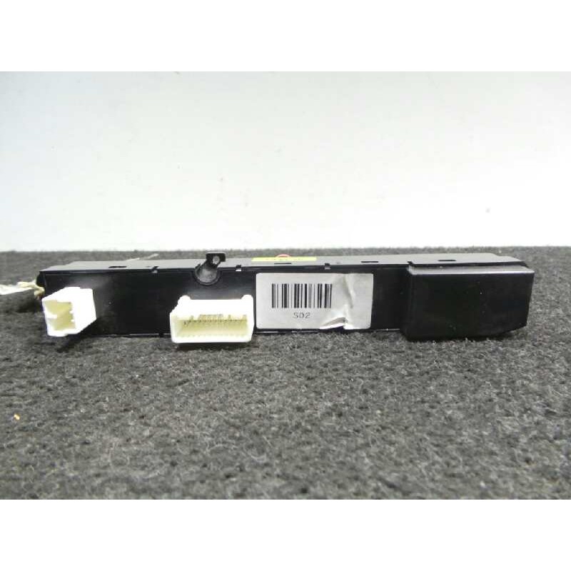 Recambio de warning para kia cee´d referencia OEM IAM 937001H000-202006302-937001H010  NUEVO