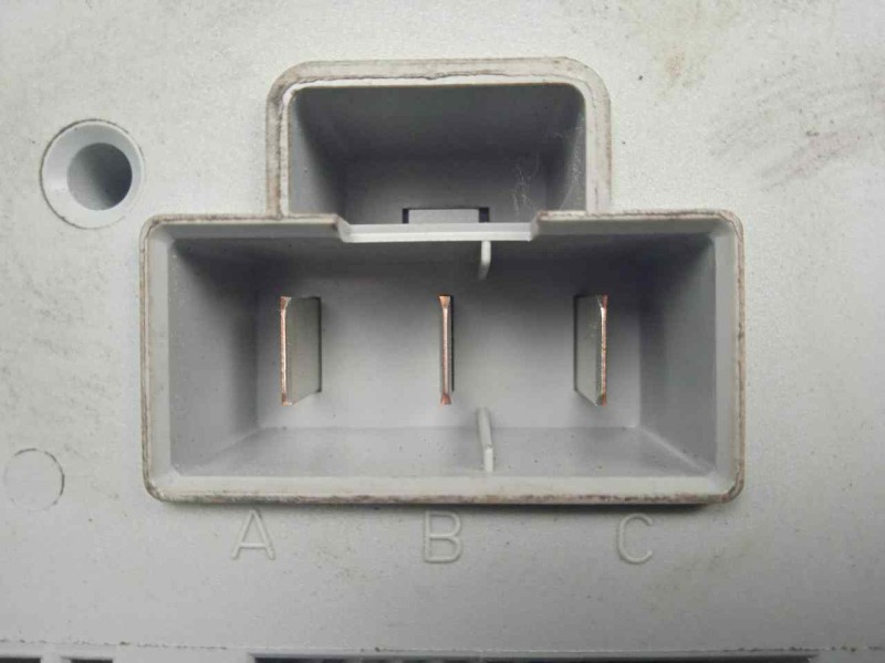 Recambio de caja reles / fusibles para fiat doblo (119) 1.3 jtd cat referencia OEM IAM 46760542  