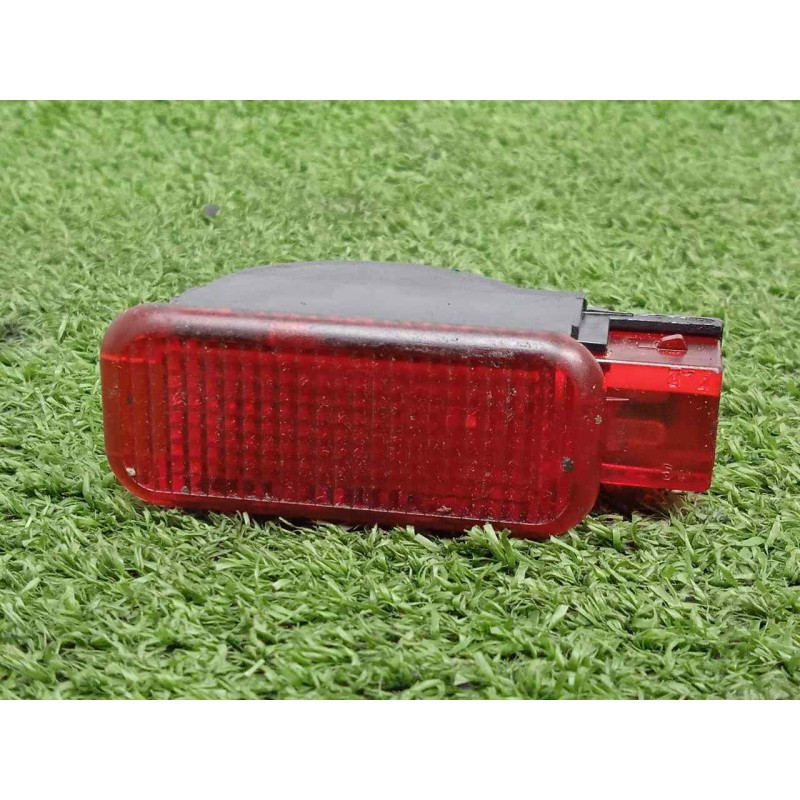 Recambio de luz interior para audi a3 sedán(8vs) 2.0 16v tdi referencia OEM IAM 6Y0947411 LUZ.PUERTA 