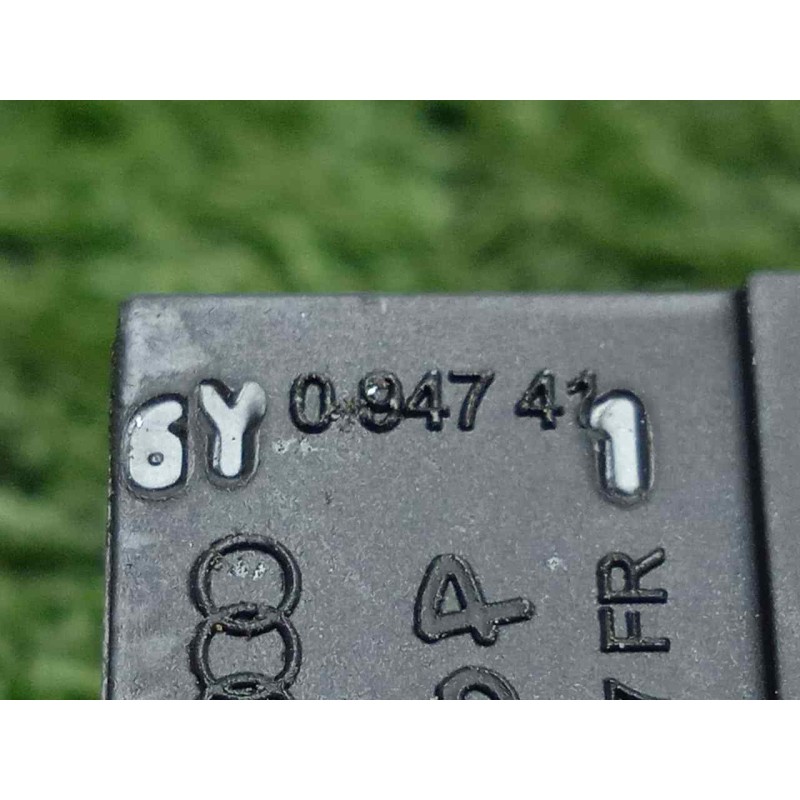 Recambio de luz interior para audi a3 sedán(8vs) 2.0 16v tdi referencia OEM IAM 6Y0947411 LUZ.PUERTA 