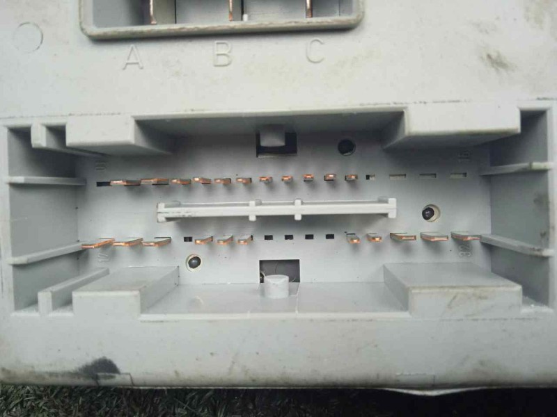 Recambio de caja reles / fusibles para fiat doblo (119) 1.3 jtd cat referencia OEM IAM 46760542  