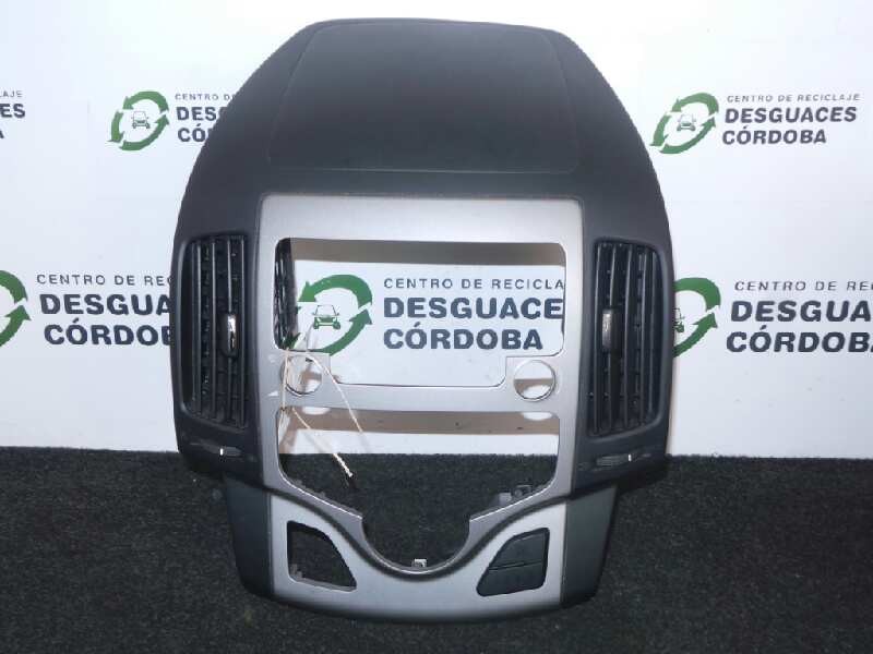 Recambio de aireador delantero central para hyundai i30 1.6 crdi cat referencia OEM IAM 847402R100  