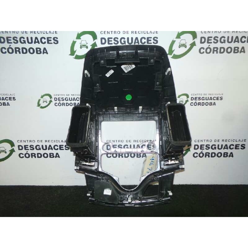 Recambio de aireador delantero central para hyundai i30 1.6 crdi cat referencia OEM IAM 847402R100  