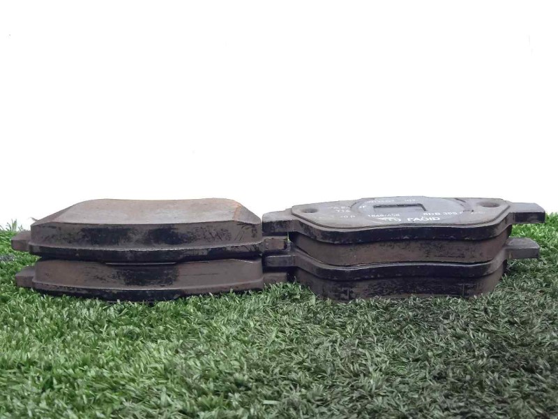 Recambio de pastillas frenos delanteras para citroën nemo 1.4 hdi referencia OEM IAM 8DB355012841 HELLA 