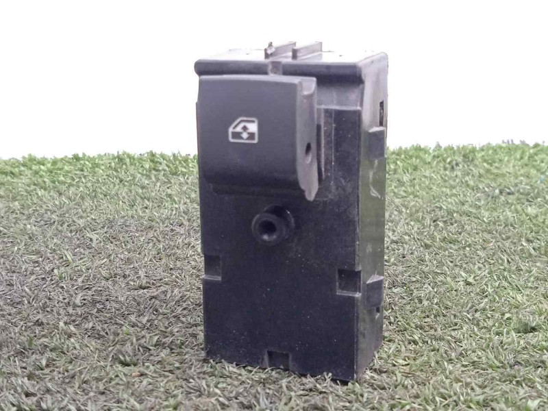 Recambio de mando elevalunas trasero derecho para chevrolet cruze 2.0 diesel cat referencia OEM IAM   