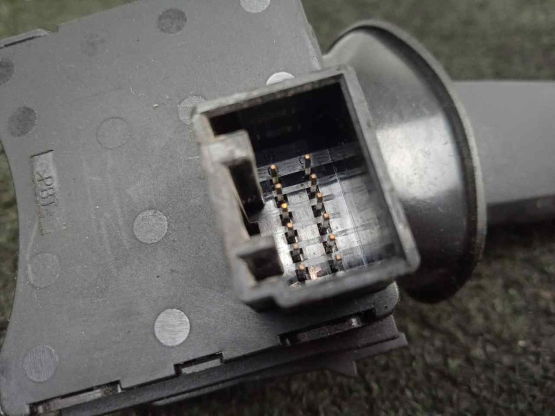 Recambio de mando luces para chevrolet cruze 2.0 diesel cat referencia OEM IAM 82240210128-13500692  