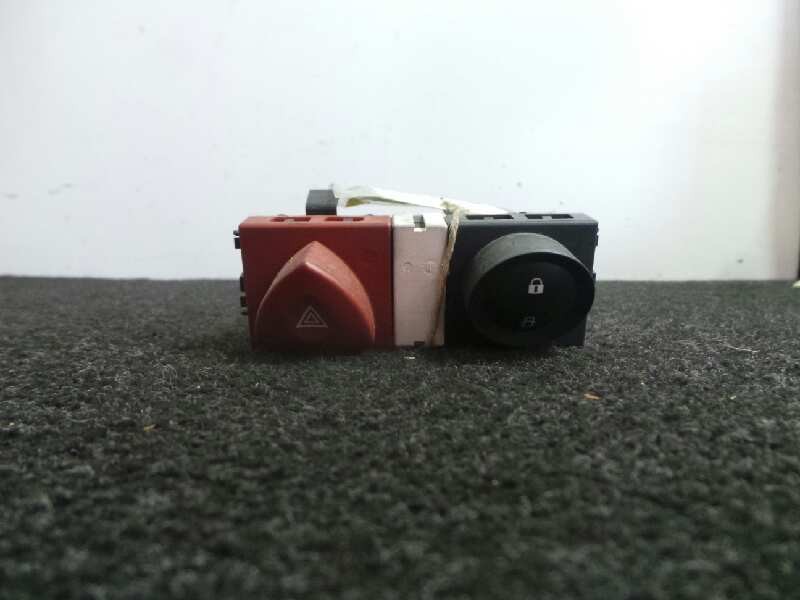 Recambio de warning para renault megane ii berlina 5p 1.5 dci diesel referencia OEM IAM 8200095493-8200107608  