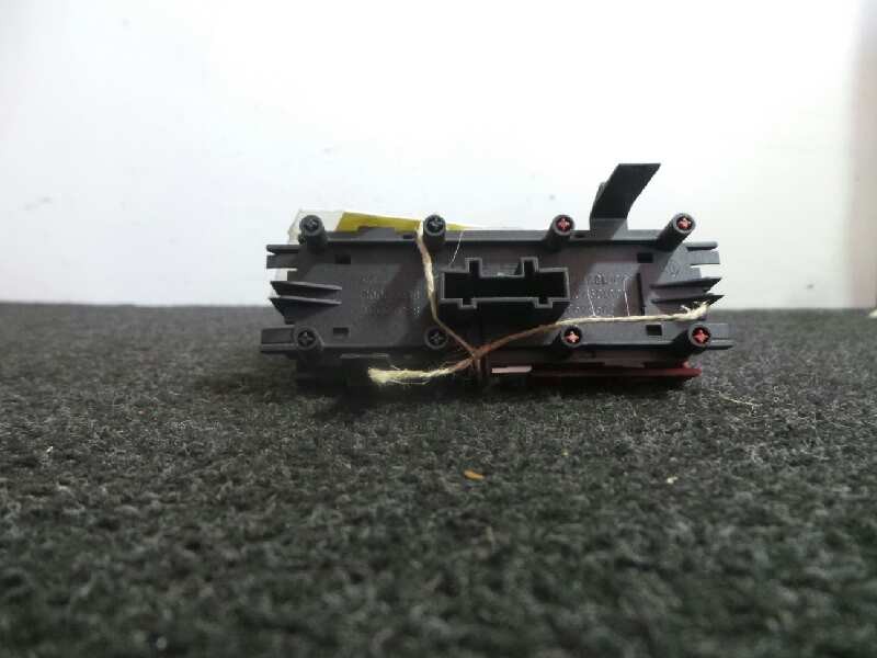 Recambio de warning para renault megane ii berlina 5p 1.5 dci diesel referencia OEM IAM 8200095493-8200107608  