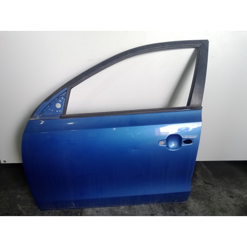 Recambio de puerta delantera izquierda para hyundai i30 1.6 crdi cat referencia OEM IAM  AZUL 