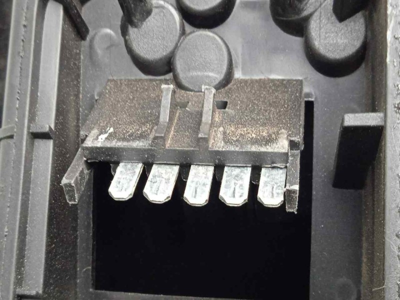 Recambio de piloto trasero derecho para opel meriva 1.7 16v cdti referencia OEM IAM 13196001 AHUMADO 