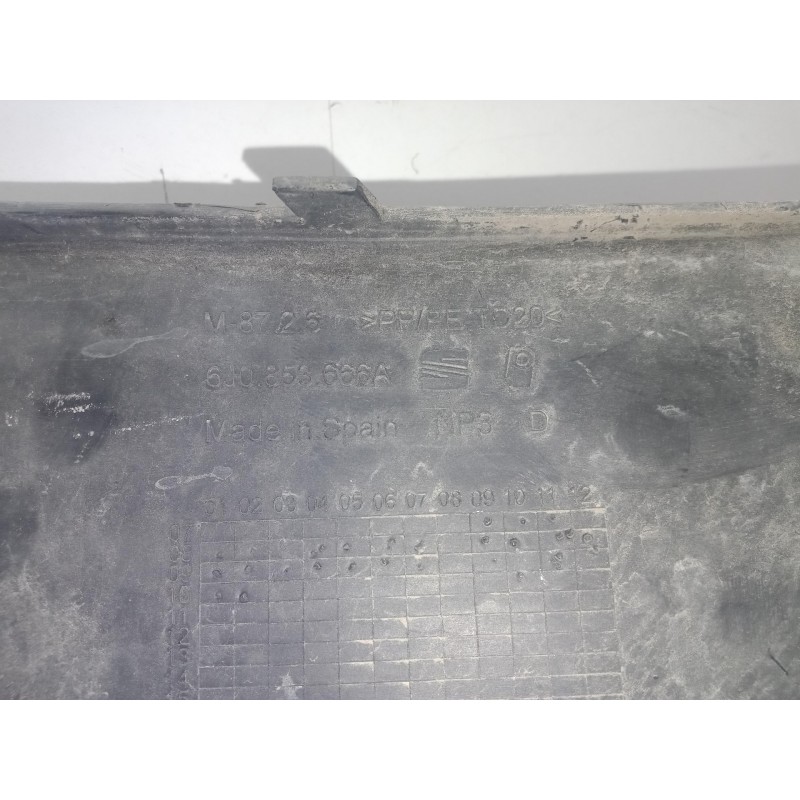 Recambio de rejilla paragolpes derecha para seat ibiza (6j5) 1.4 16v referencia OEM IAM 6J0853666A MOLDURA ANTINIEBLA.DERECHO