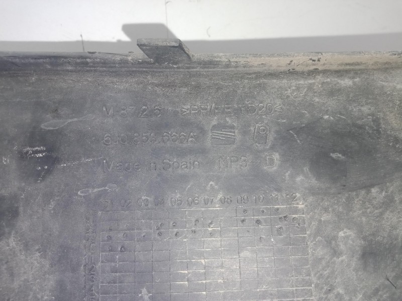 Recambio de rejilla paragolpes derecha para seat ibiza (6j5) 1.4 16v referencia OEM IAM 6J0853666A MOLDURA ANTINIEBLA.DERECHO