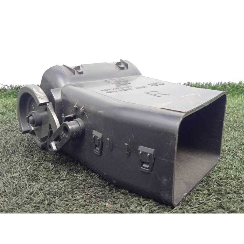 Recambio de aireador delantero derecho para subaru impreza g12 2.0 cat referencia OEM IAM 66110FG000  