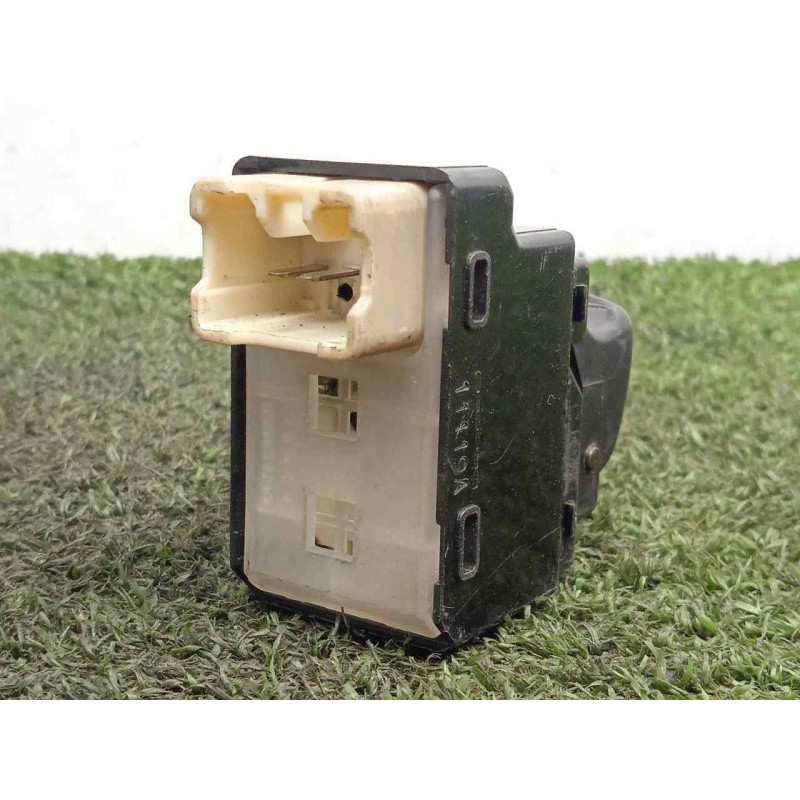 Recambio de mando elevalunas delantero derecho para hyundai accent (lc) 1.5 crdi cat referencia OEM IAM 11119A  