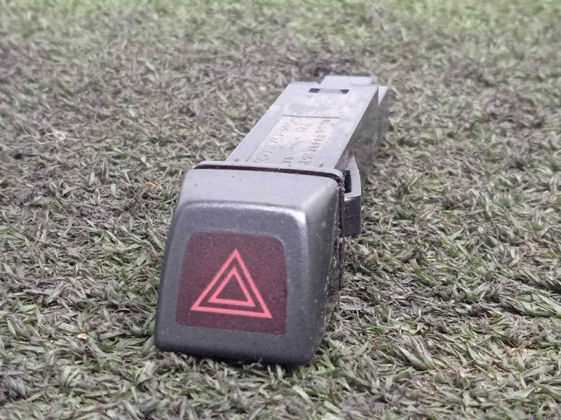 Recambio de warning para volvo xc60 2.0 diesel cat referencia OEM IAM 9123684  